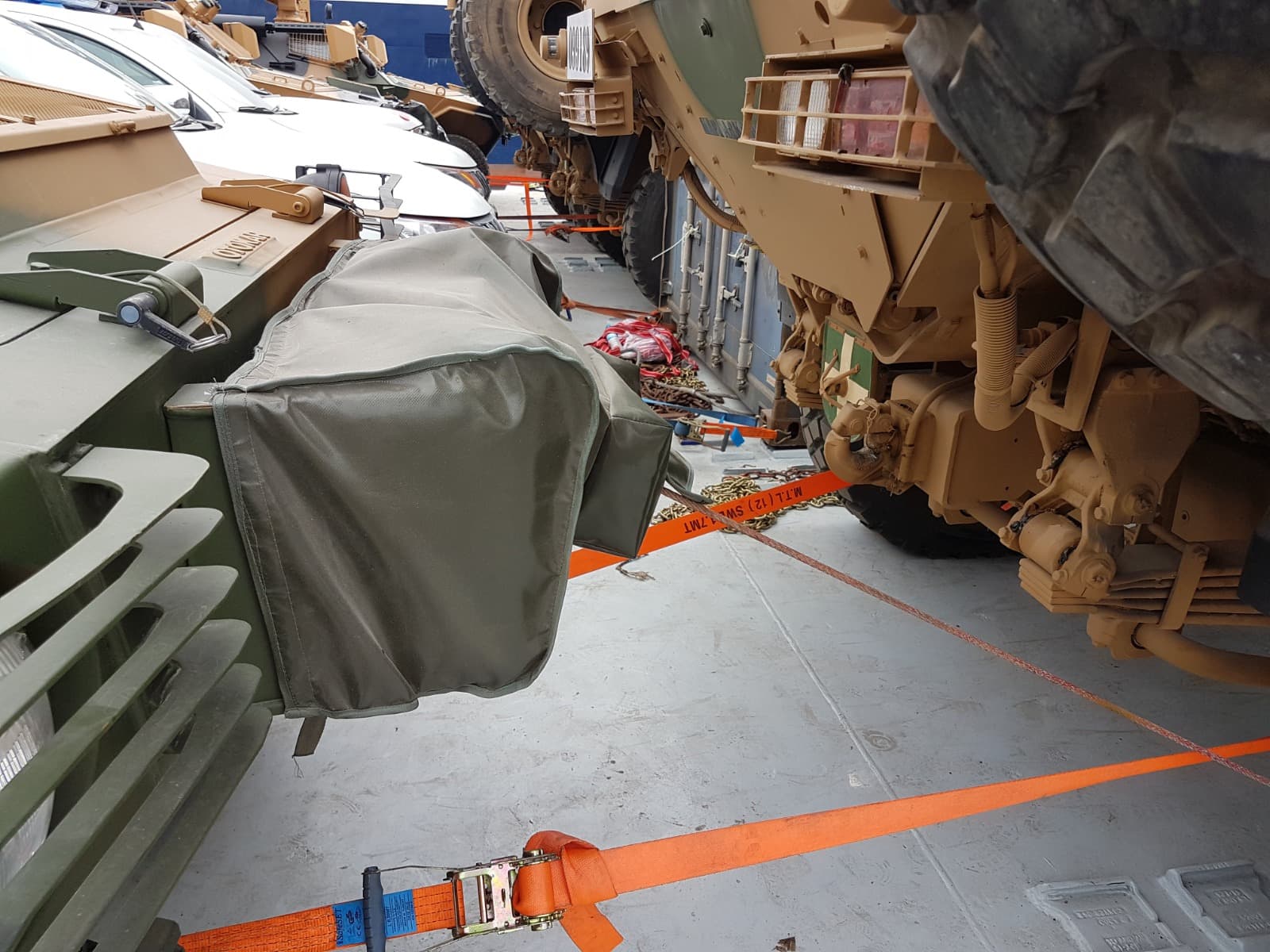 services.internationalShipping.title